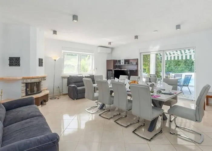 Villa In With Swimming Pool *