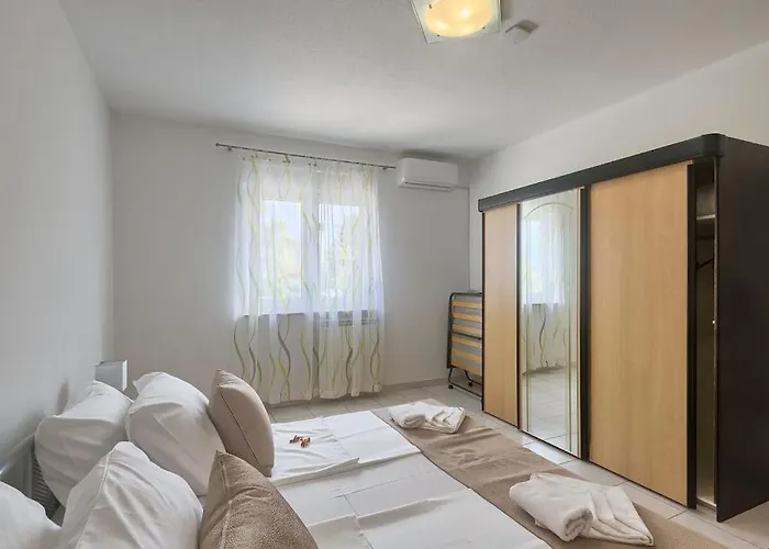 In With Swimming Pool