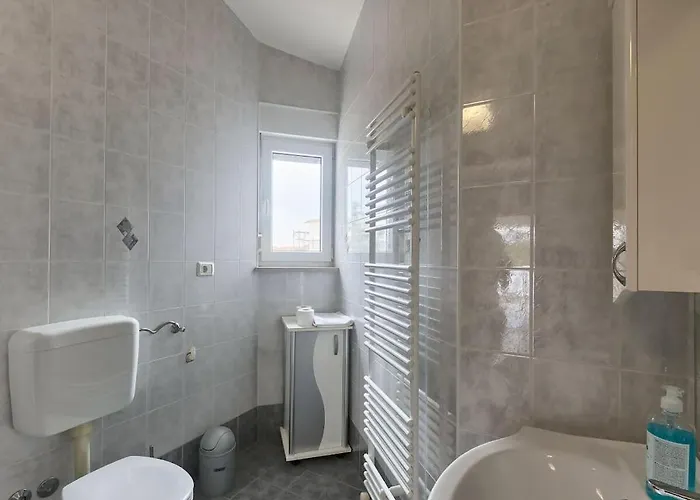 In With Swimming Pool Villa *