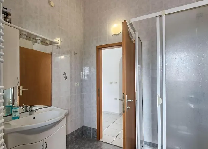 In With Swimming Pool * Pula