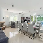Vila In With Swimming Pool *